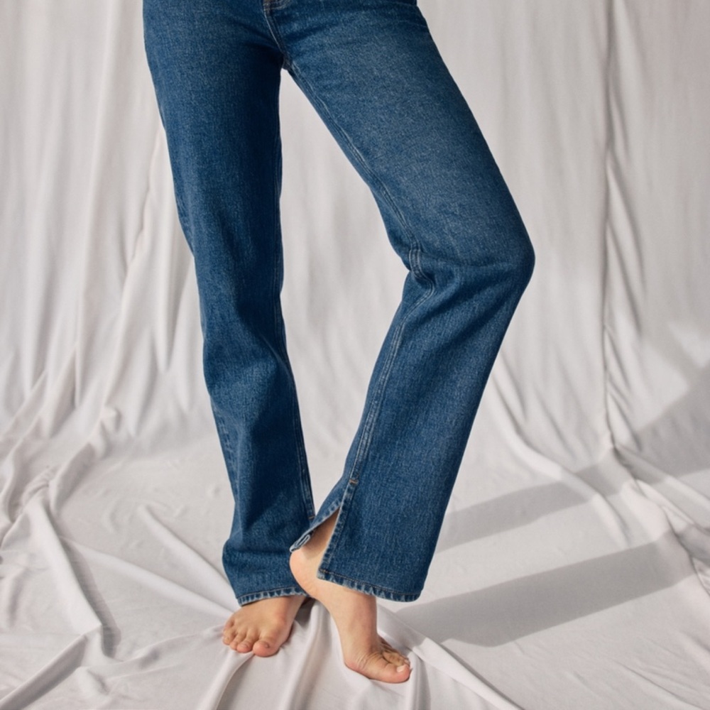 NWOT Abercrombie & Fitch mid rise 90s straight jeans